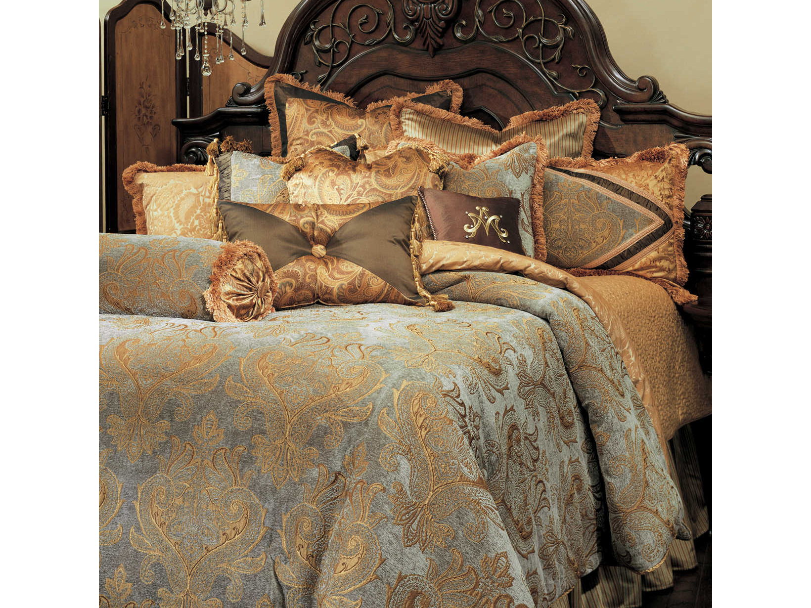 Image of Michael Amini Bedding Elizabeth Aqua Comforter Set