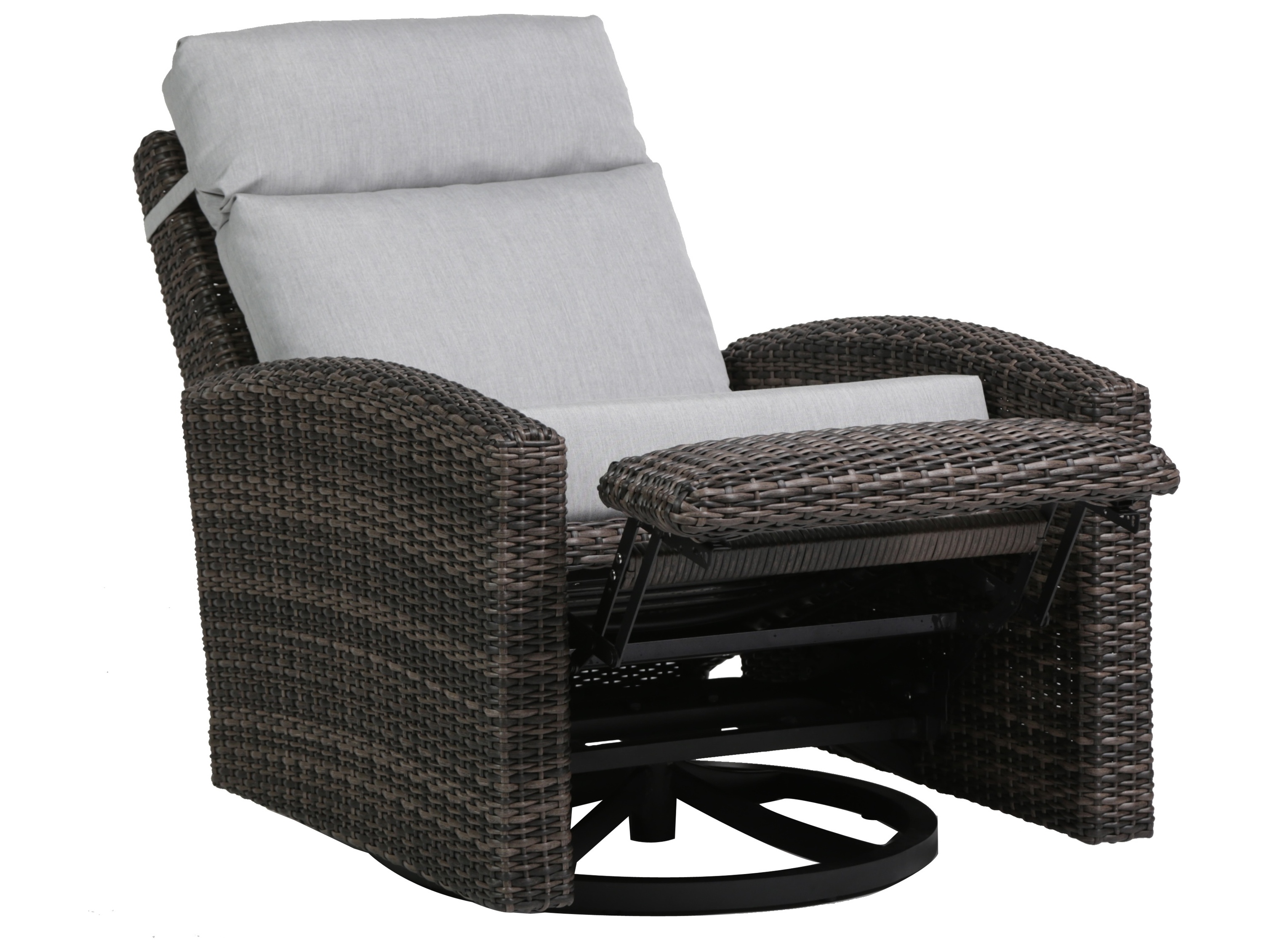 Image of Ratana Coral Gables Aluminum Wicker Lounge Chair